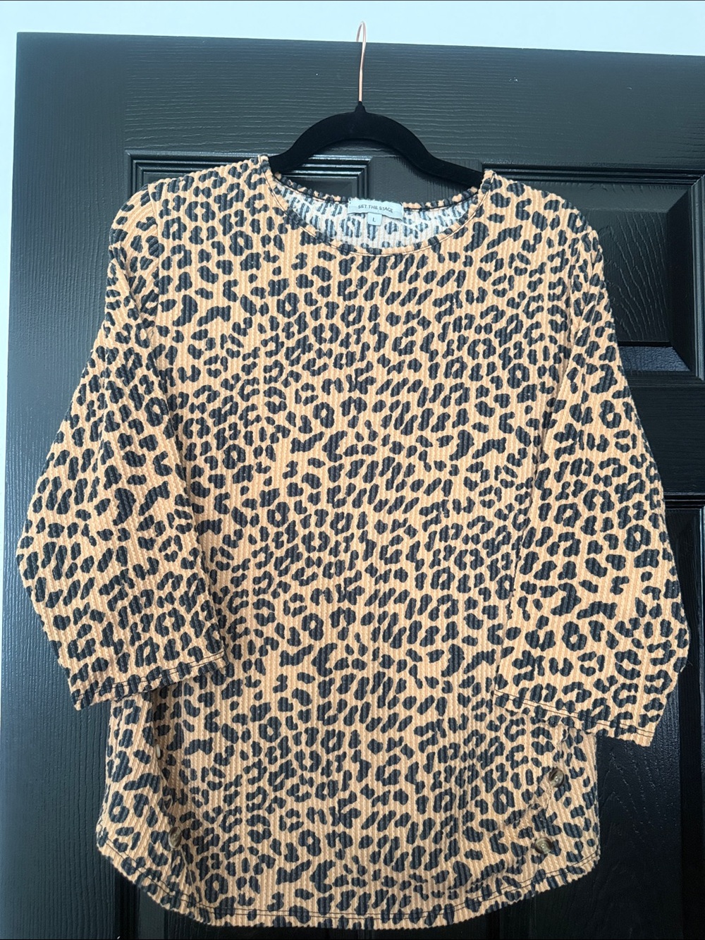 Women’s Leopard Print Long Sleeve Tee - Tan/Black